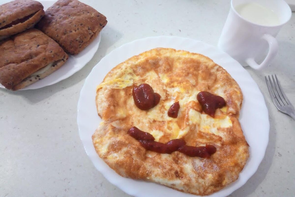 Омлет и горячие бутерброды