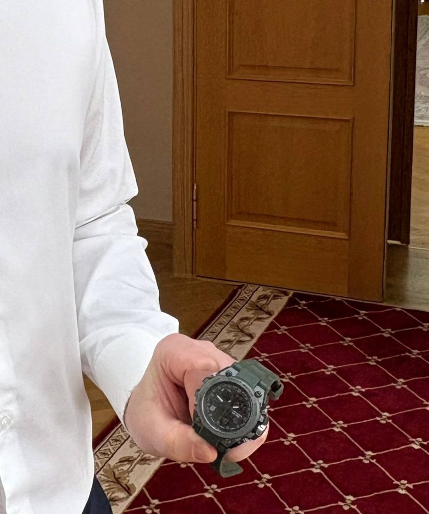     Губернатор Денис Паслер посетил бойцов СВО в центре хирургии и травматологии Оренбуржье
