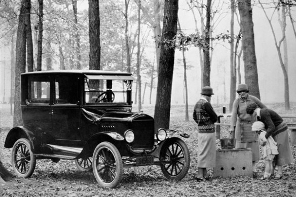 В 1923 году годовой объем производства Ford Model T достиг поразительной цифры в два миллиона автомобилей. Давайте вспомним тот знаменательный год.