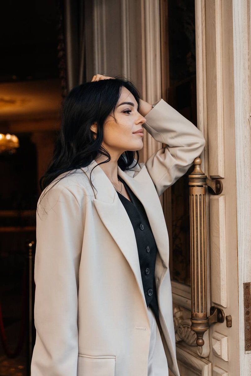 Привет, я Наталья Астро, Психолог, энерго и телесный терапевт, мне 37 лет и здесь я поделюсь опытом:
-Как я пришла к стройности и гармонии со своим телом, без жестких диет и изнуряющих тренировок
И уже больше 12 лет удерживаю это состояние и помогаю другим девушкам проходить этот путь ЛЮБВИ к СЕБЕ и ТЕЛУ и получать удовольствие от себя и жизни,

И я точно знаю, как к этому прийти и вам!