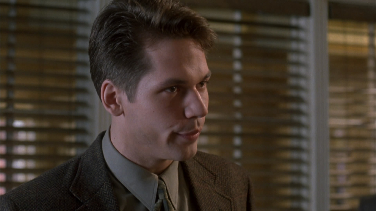 Пролистните изображение, чтобы увидеть следующий кадр из фильма «Пистолет в сумочка Бетти Лу» (1992)