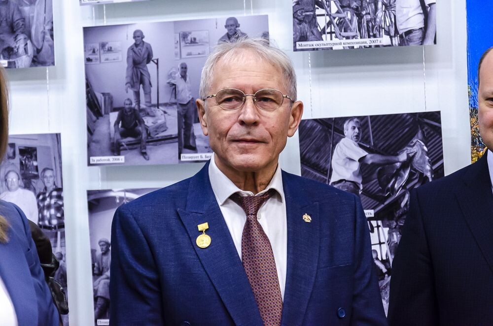    В Ростове открылась юбилейная выставка скульптора Сергея Олешни