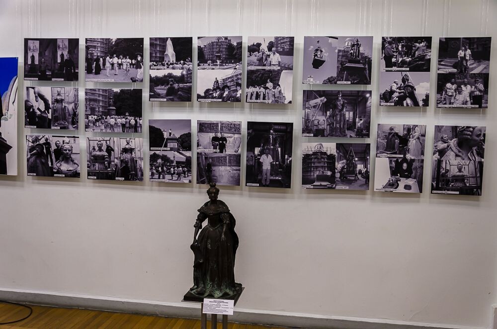    В Ростове открылась юбилейная выставка скульптора Сергея Олешни