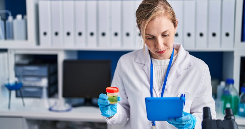 Как подготовиться к анализу мочи и избежать искажения результатов?