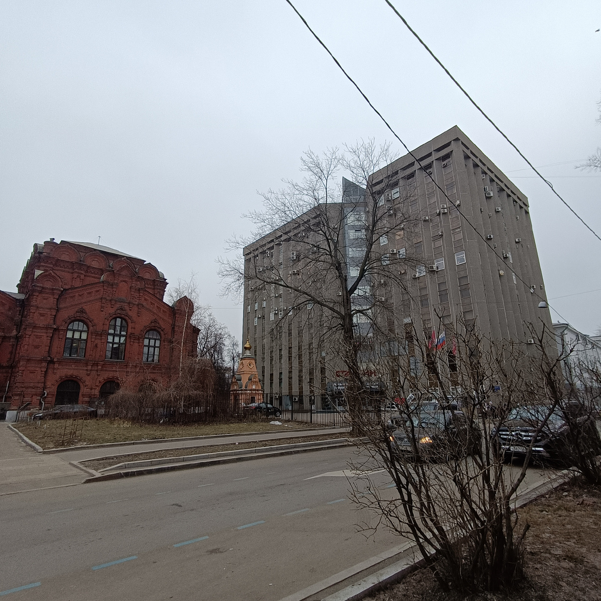 Опять тут ходила к своему институту. Ну никакой ностальгии 🤷‍♀️