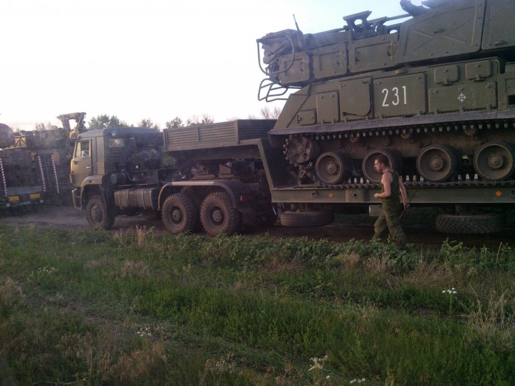 Курская колонна на марше в Ростовскую область Номер виден и читается идеально.