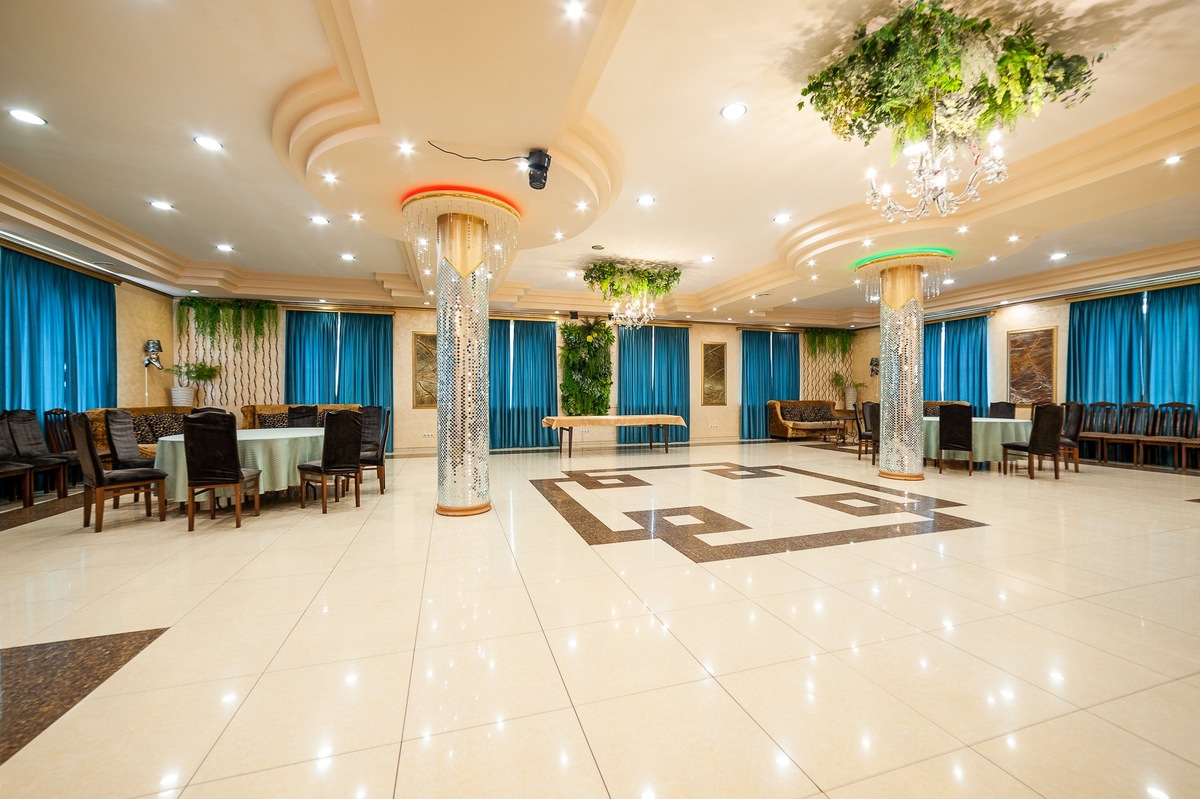 Банкетный зал 200 квадратных метров 