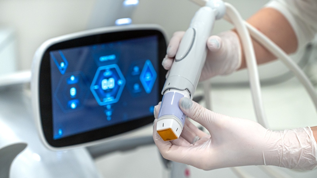 Монополярный RF лифтинг VOLNEWMER в клинике косметологии GEN87