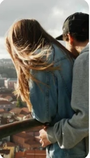 Марина приехала в Москву к Антону