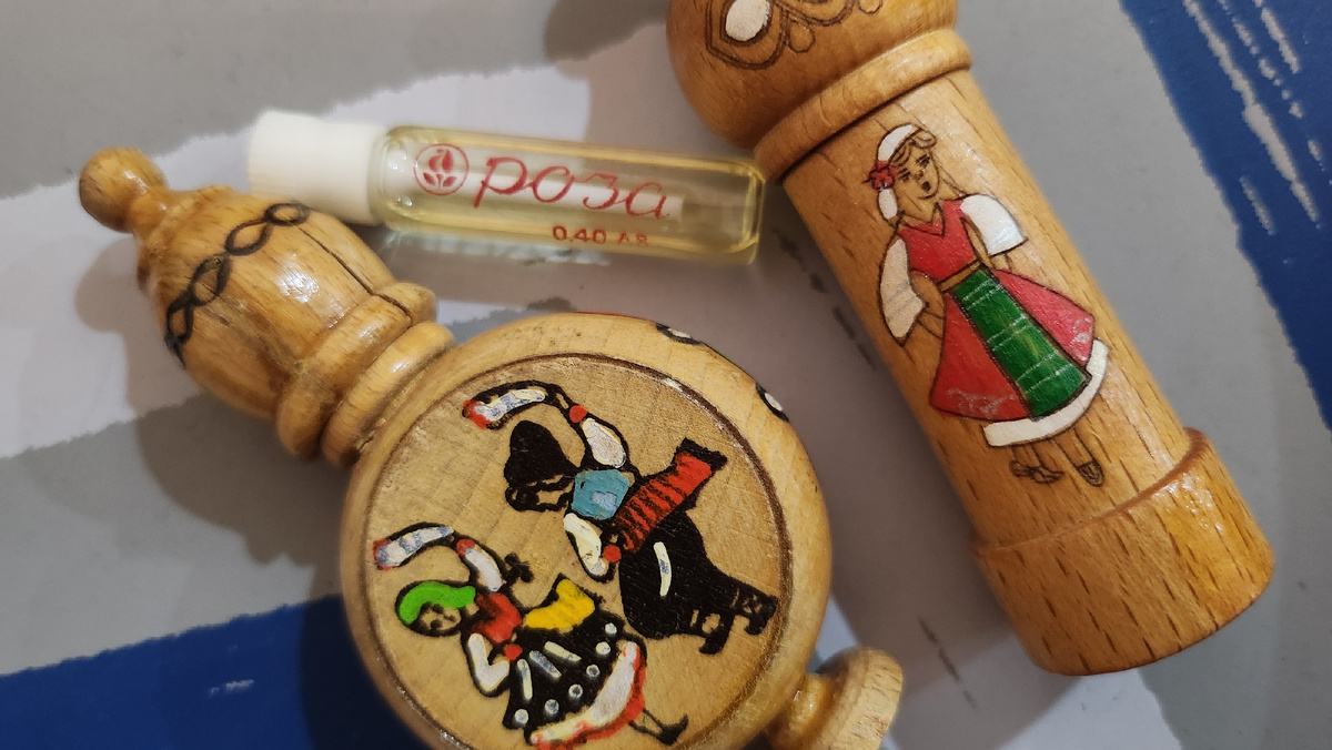 100% Масло Розы из Болгарии Rose Oil of Bulgaria. Фиолка вверху - винтаж