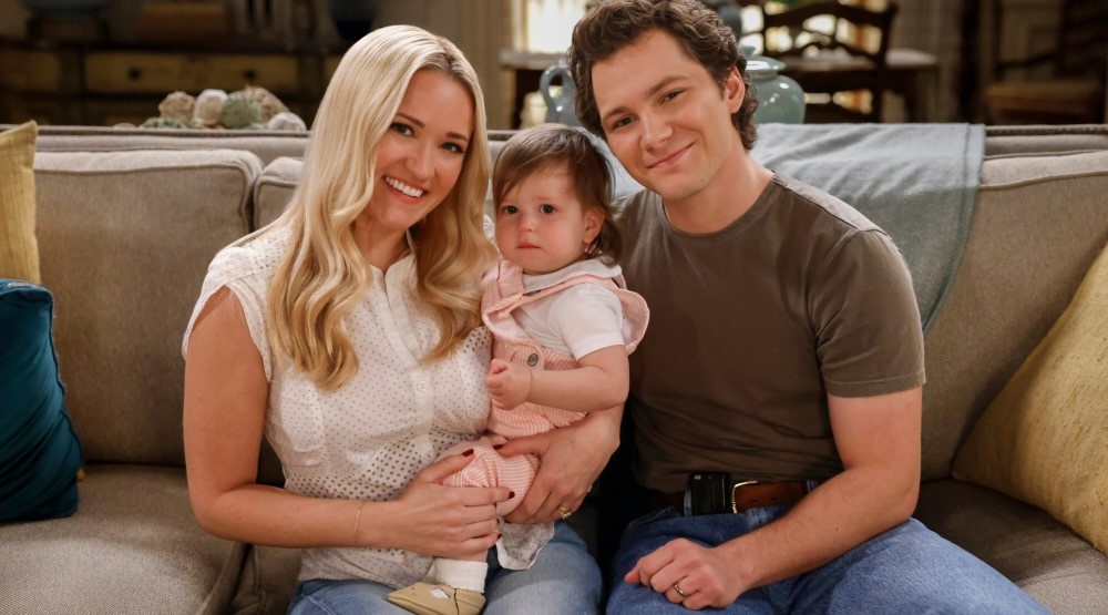     Промо-фото 1 сезона сериала «Первый брак Джорджи и Мэнди» (2024-2025)