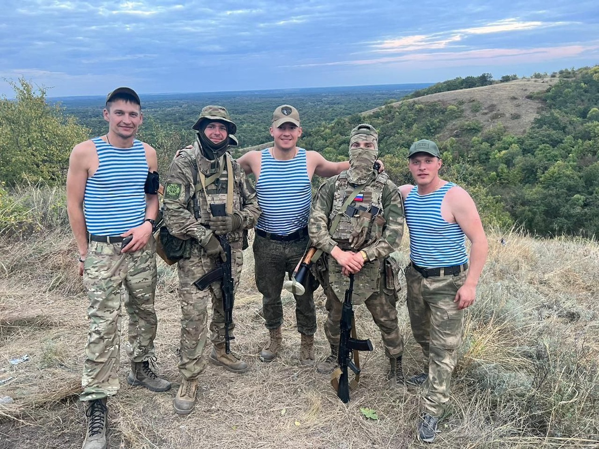 Александр Поромарев с боевыми товарищами