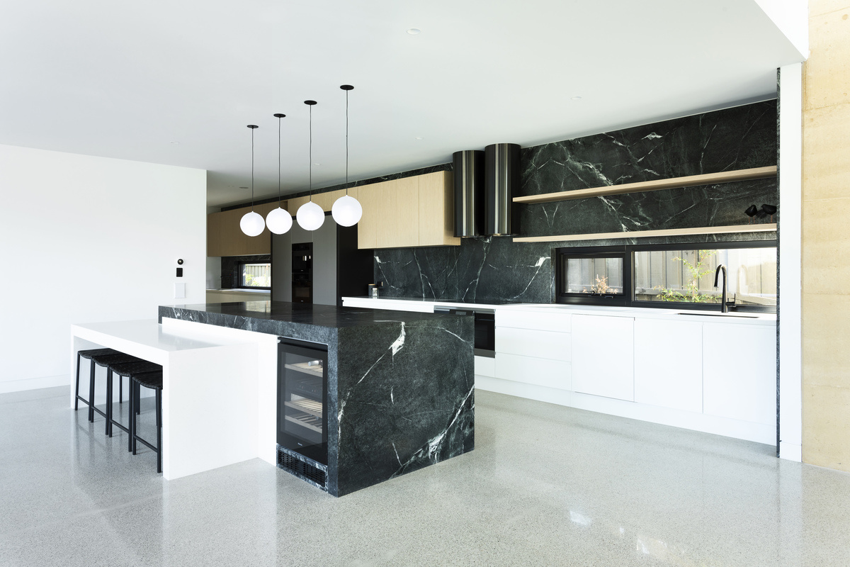 Источник изображения - https://www.amazingarchitecture.com/photos/5/The%20Little%20Brick%20Studio/Fauconshawe%20Project/Fauconshawe_Project_The_Little_Brick_Studio_Australia_006.jpg