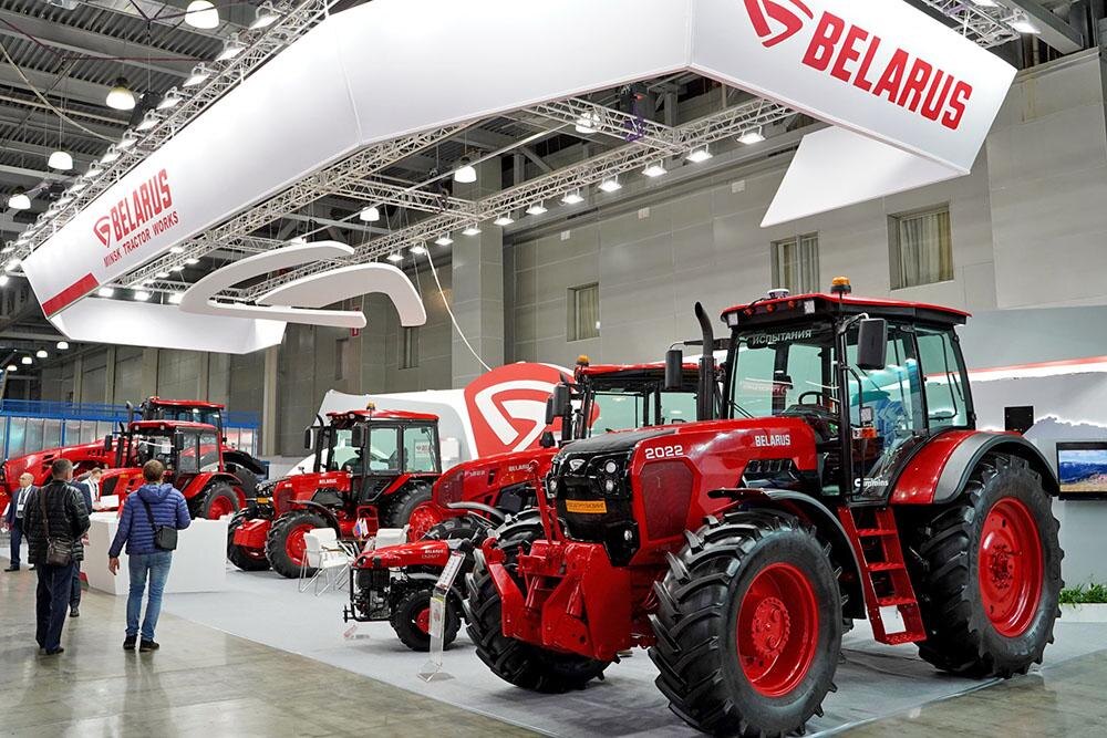 Белорусские тракторы на выставке в России