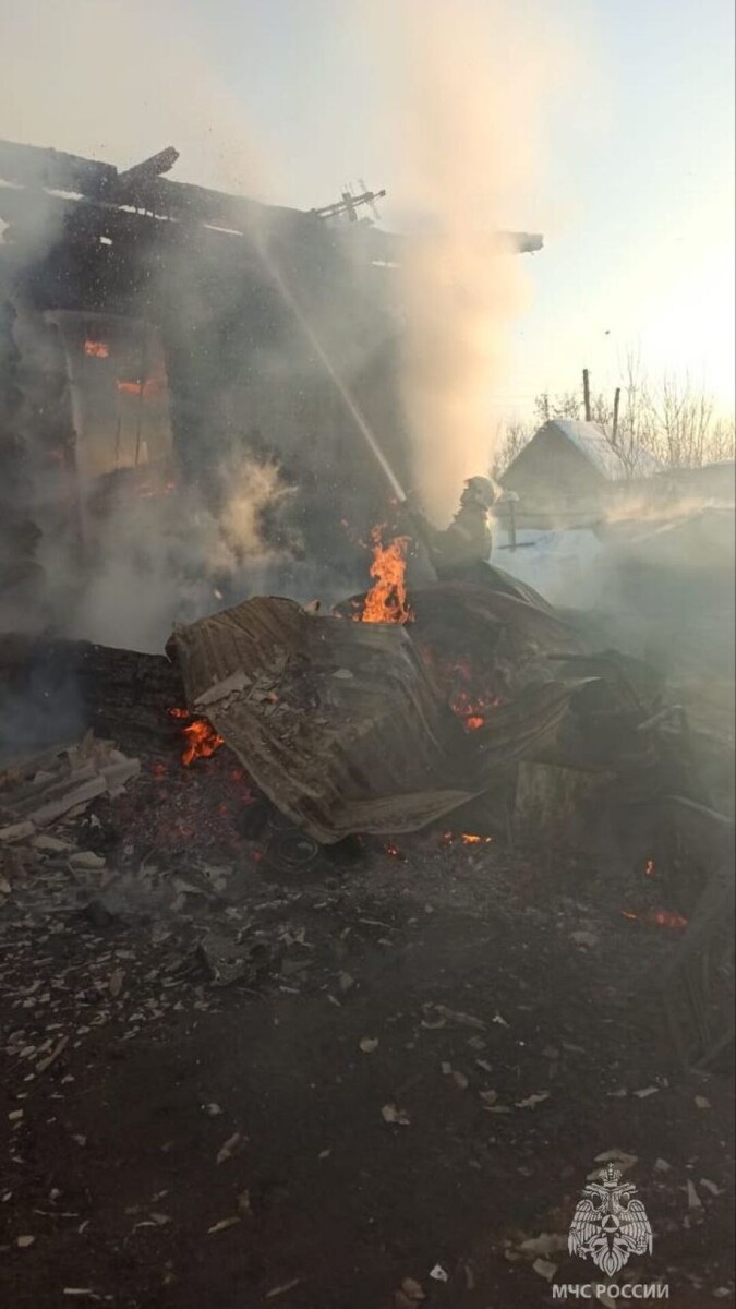    Пожар в Рассказихе. Источник: t.me/mchs_altkray