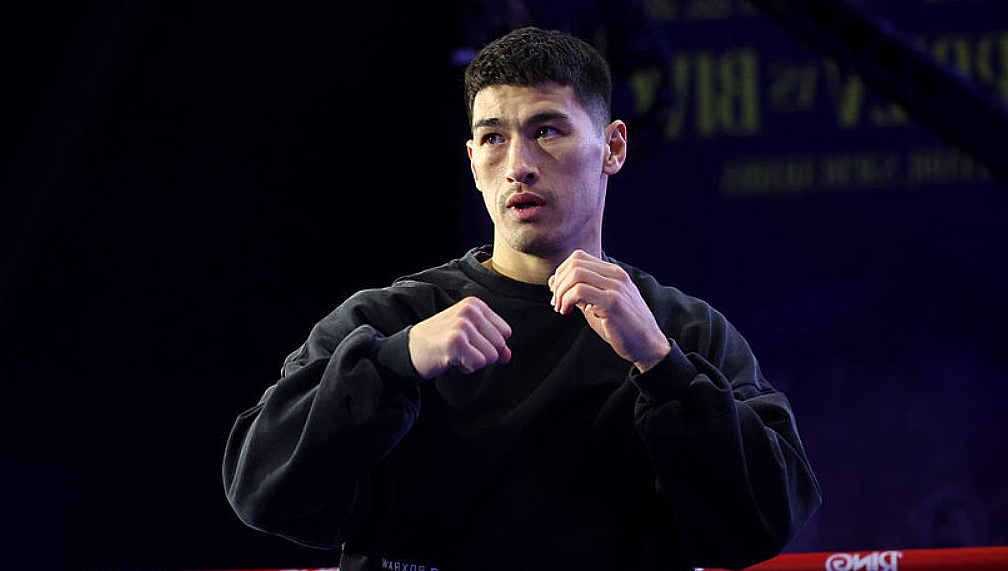 Дмитрий Бивол на открытой тренировке