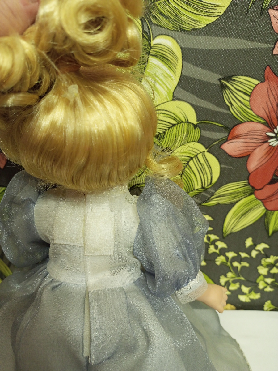 "Остатки" нимба и крыльев. 