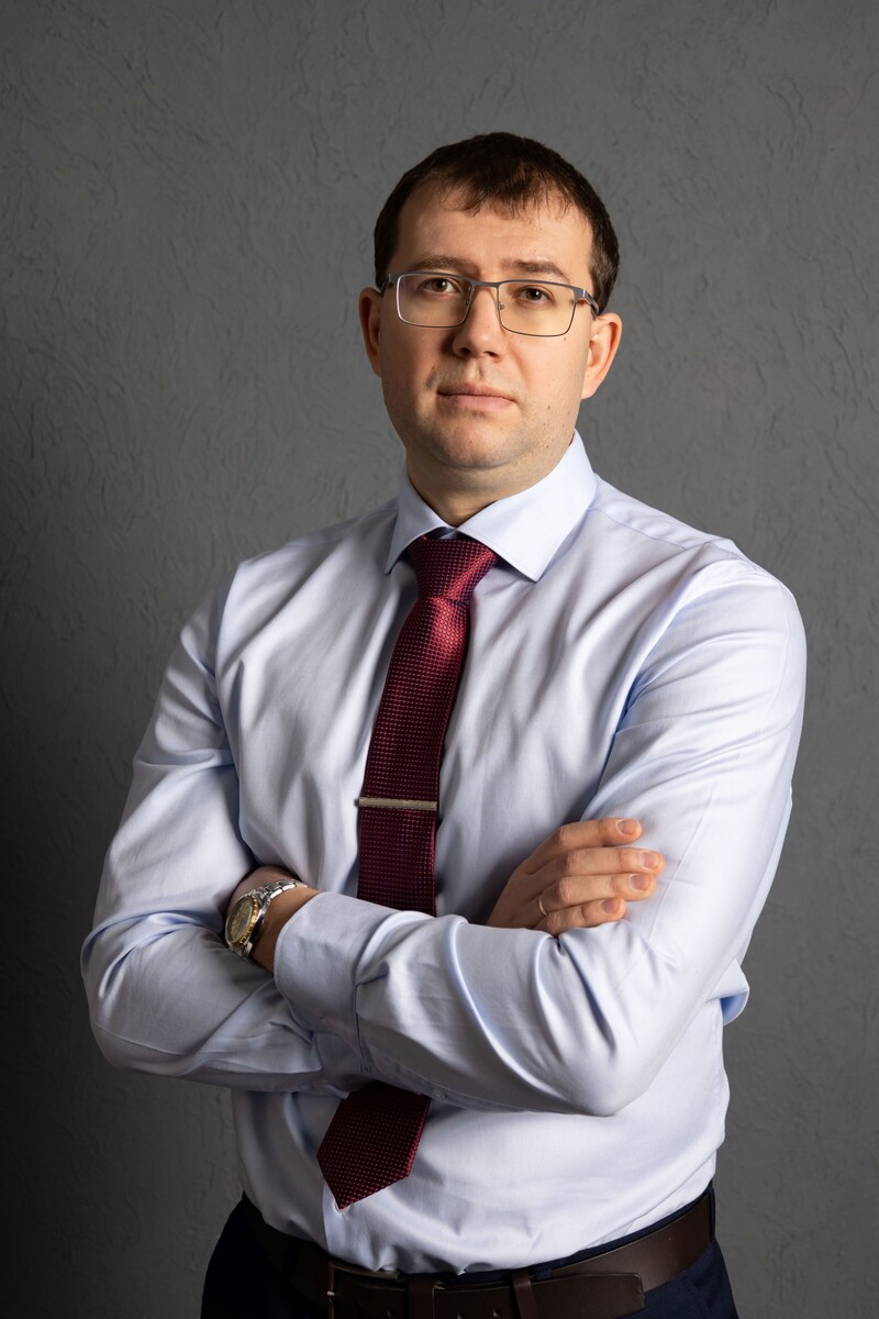 Консультация по превышению должностных полномочий - адвокат Вихлянов Роман Игоревич