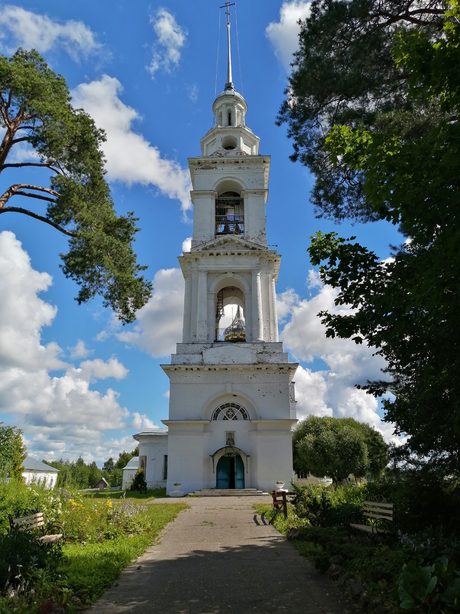 Николо-Тихонов Лухский монастырь