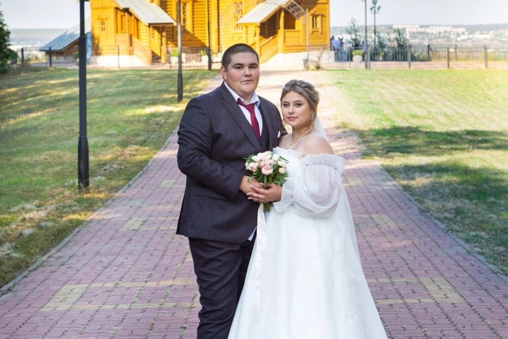    Александра и Дмитрий на своей свадьбе в Валуйках. Фото: Из личного архива/ Александра