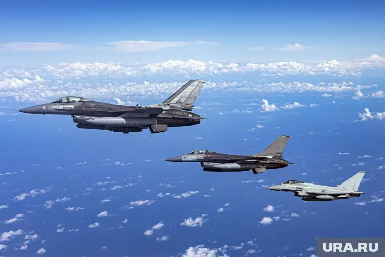 Бельгия заявила о прекращении поставок F-16 Украине минимум на год
Фото: Министерство обороны Великобритании