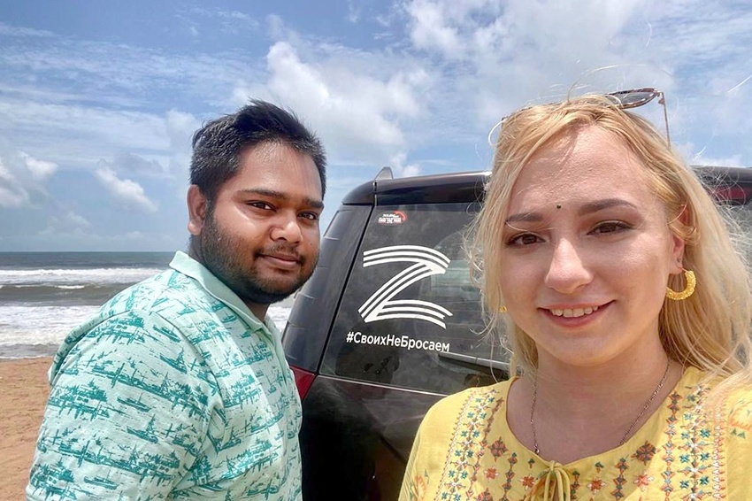    Сид и Карина доехали на своей машине с буквой Z до побережья Индийского океана. / Предоставлено Сидом