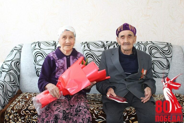    В Адамовском районе вручили юбилейную медаль труженику тыла Мендыбаю Жанбулатову Кристина Просвиркина