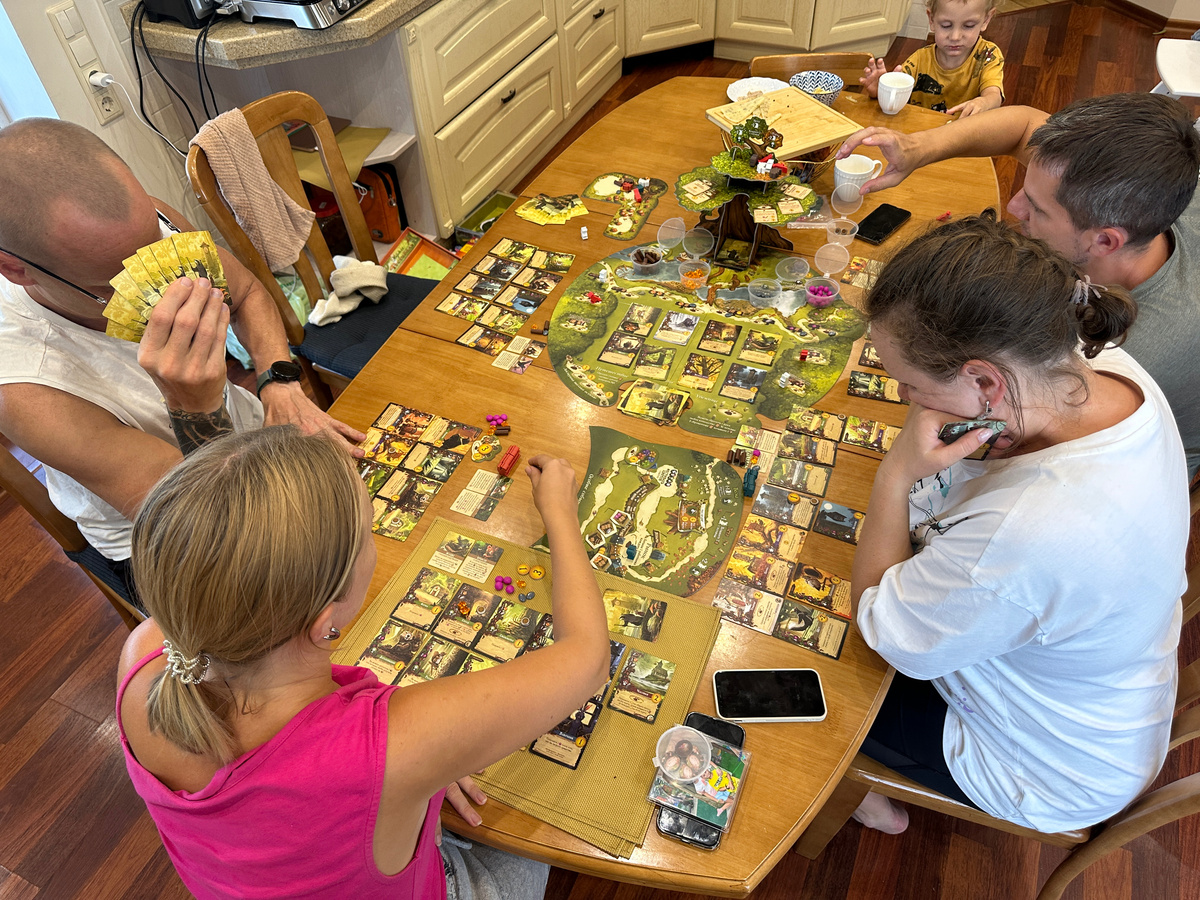 Играем впетяром с дополнением