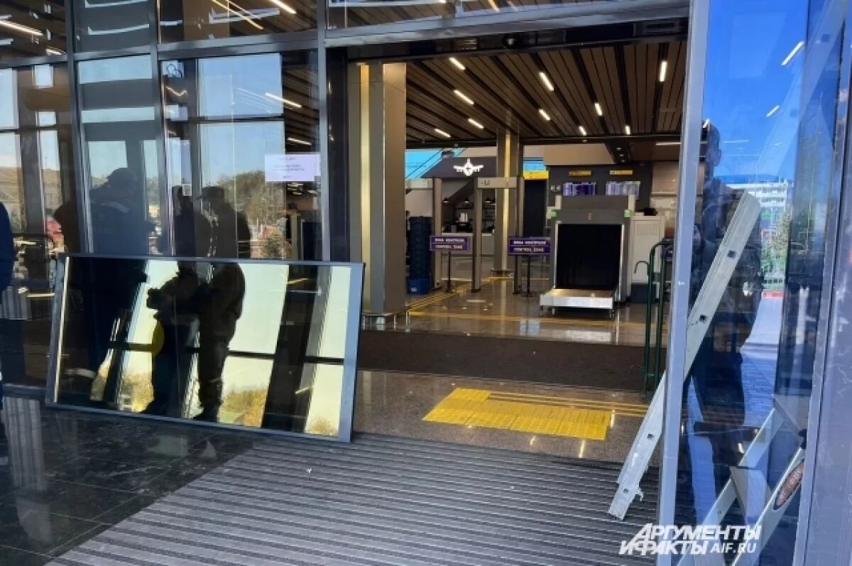    Трём участникам погромов в аэропорту Махачкала дали по восемь с лишним лет