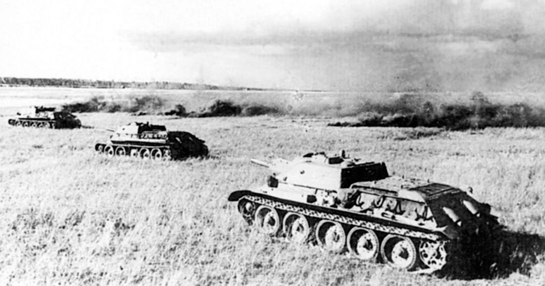 Батарея СУ-122 в районе Орла, лето 1943 года