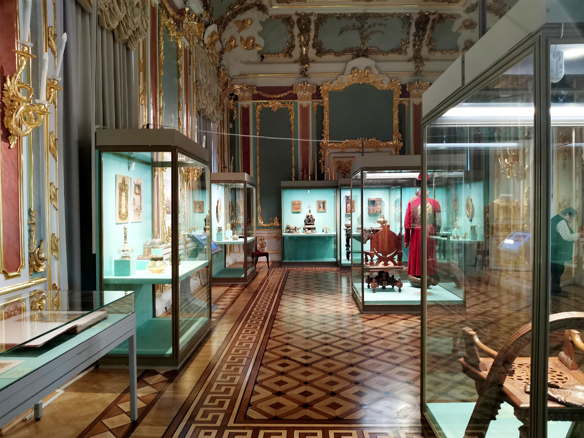 Зал №154. Малая (Сретенская) церковь Зимнего дворца. Фото автора.