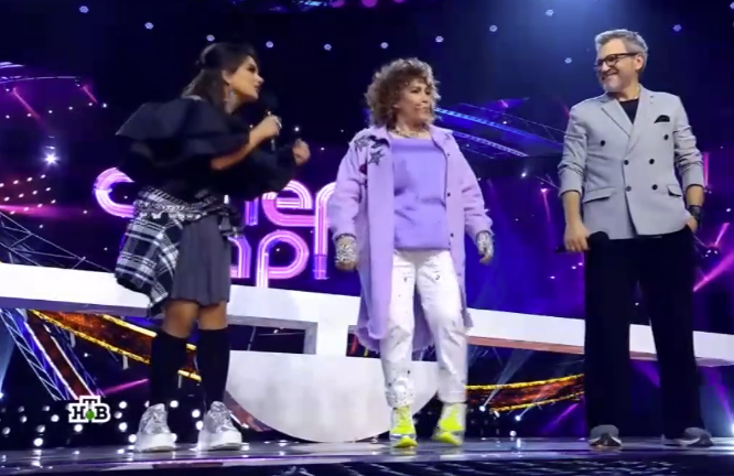 Ксения Георгиади и ведущие шоу. 