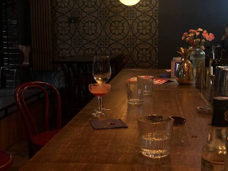     До 21 года у человека только зреет система ферментов, отвечающих за преобразование этилового спирта. Фото: «МК в Великом Новгороде»