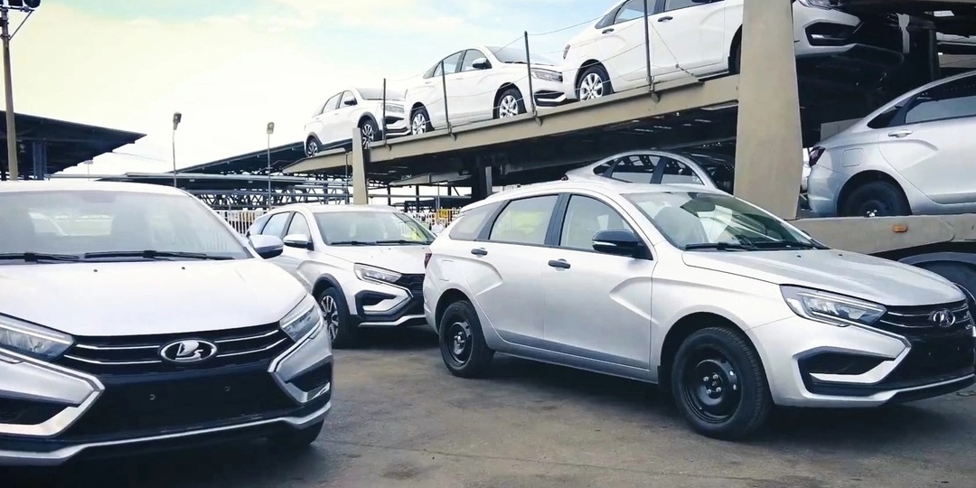 АвтоВАЗ внес долгожданное обновление в автомобили Lada Vesta. Что изменилось и что изменится в будущем