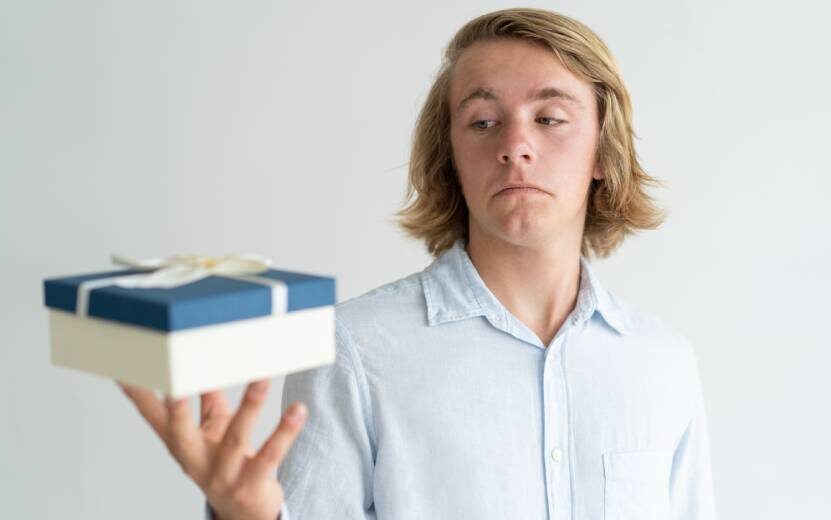    Резиновая женщина и мыло с муравьями: ижевчане рассказали о худших подарках на 23 февраля