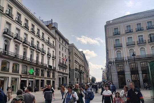    Financial Times: Несогласные с политикой Дональда Трампа американцы перебираются в Испанию