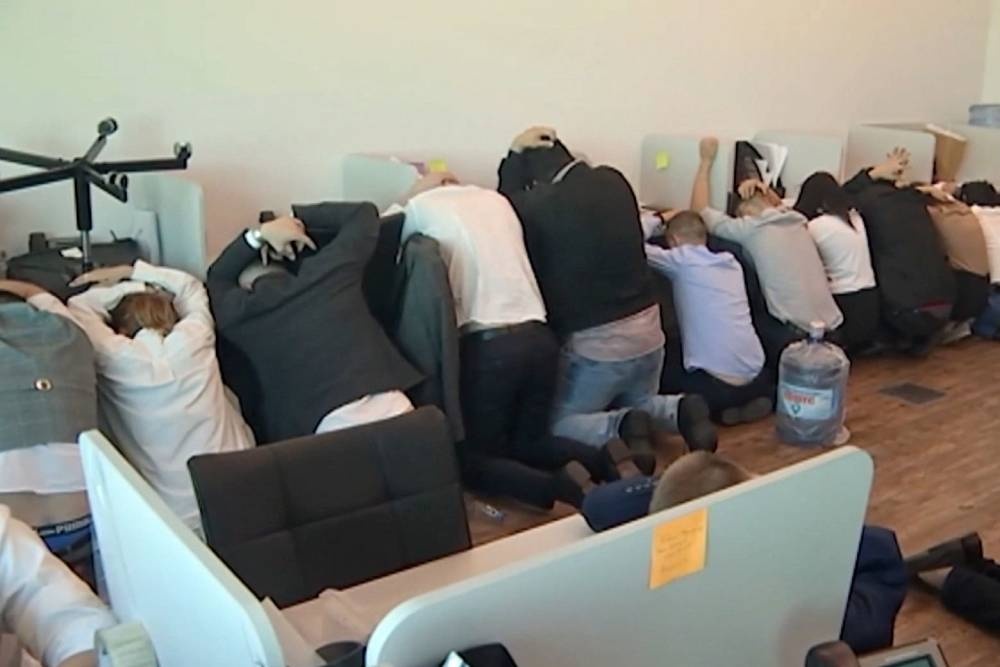 Незванные гости, неплановая остановка работы