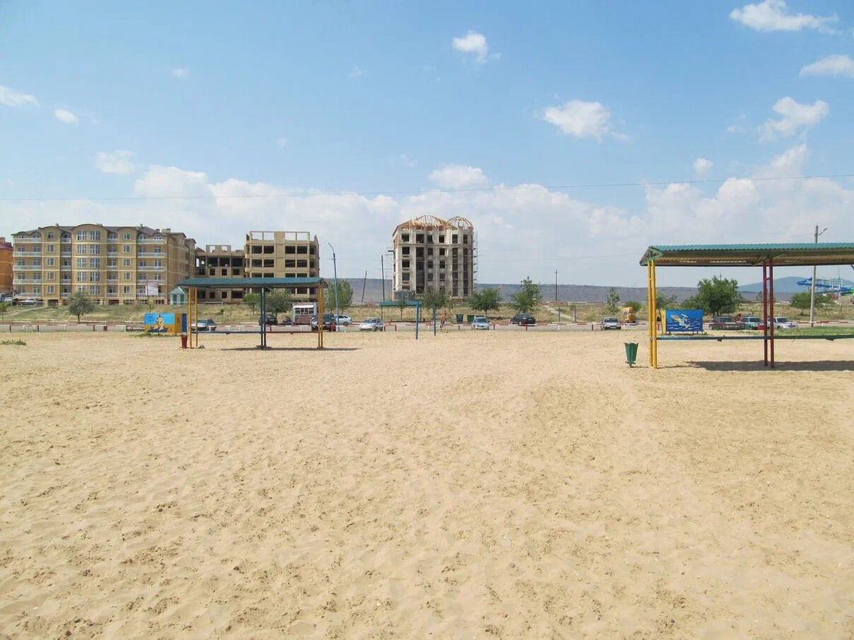 Избербаш был построен в 30-х годах XX века для нефтяников, а теперь развивается как курорт для семей с детьми. Источник: Яндекс Карты, автор Магомедов Махач