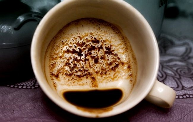 Даже кофе тонко намекает - пора сажать кусты и деревья