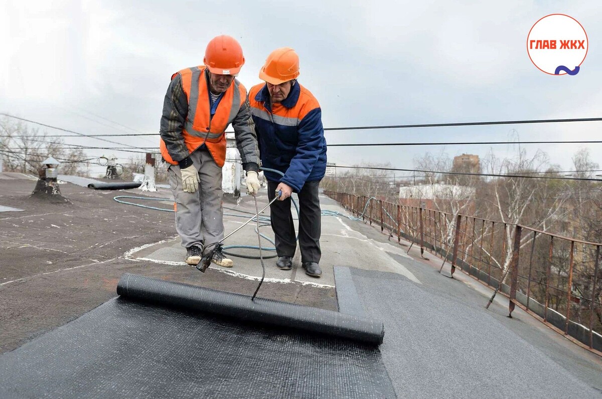 В Москве капитально отремонтируют более 680 крыш жилых домов
