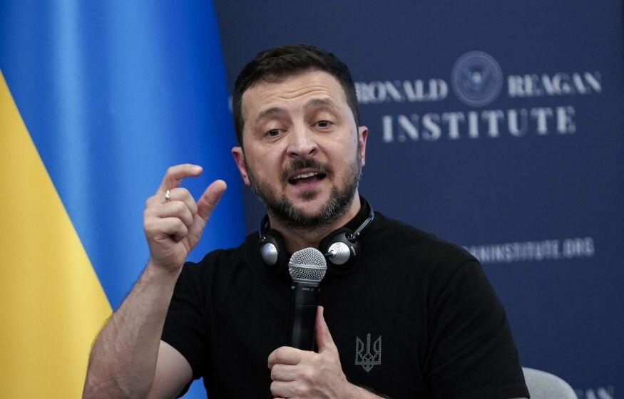    В чём Зеленский выгоден России? Ответ политолога