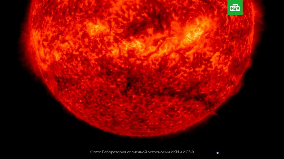    Ученые показали выброс черного облака плазмы на Солнце