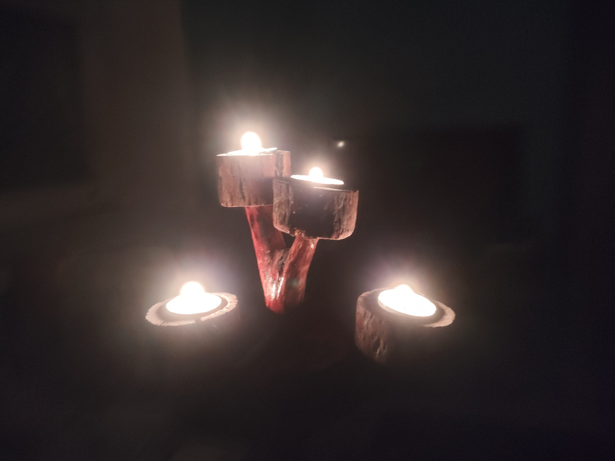 Вот и подсвечник пригодился...