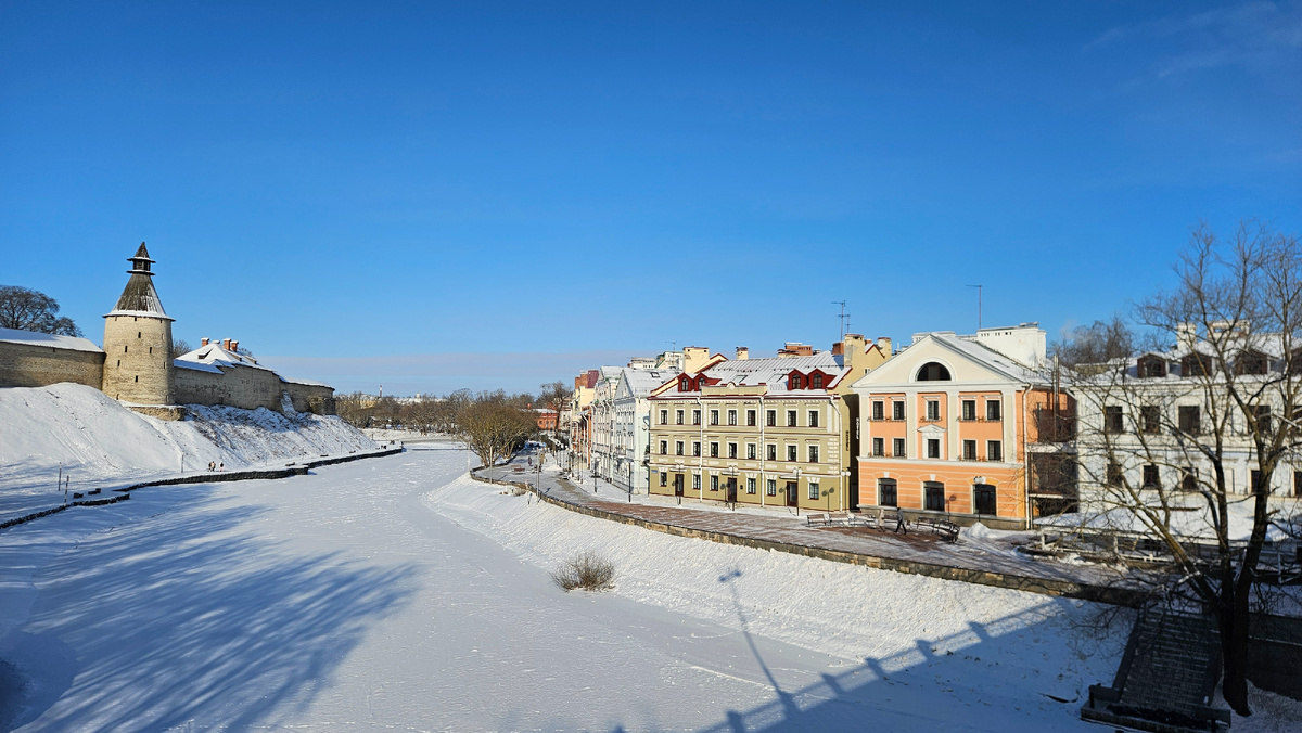 Наш отель - оранжевый