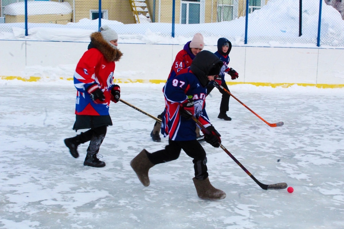 Зимний хоккей в городе Радужный. Фотограф Анастасия Радионова