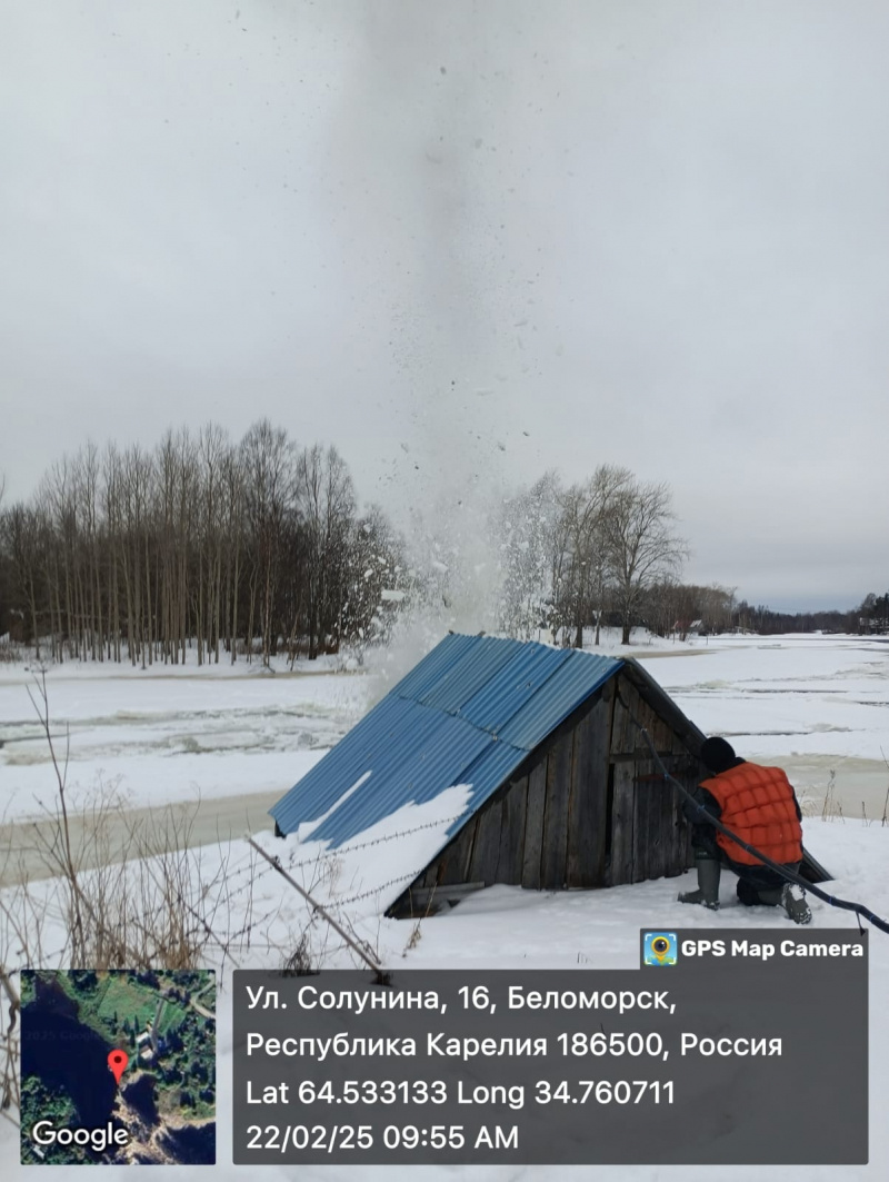    Спасатели взорвали лед на реке в КарелииГоскомитет Карелии по ОЖ и БН