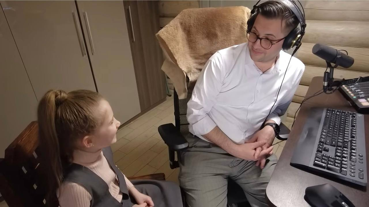 Флорин берет у меня интервью