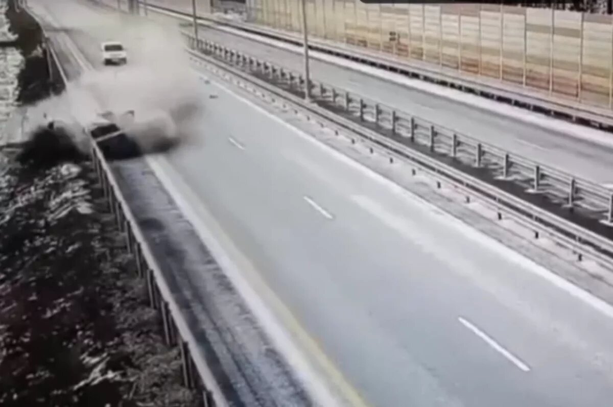    В жутком ДТП на М-11 в Тверской области погибли двое человек