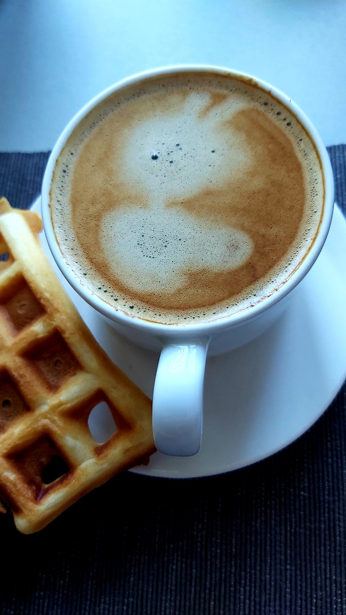 Кофе дома и венские вафельки, тоже домашние