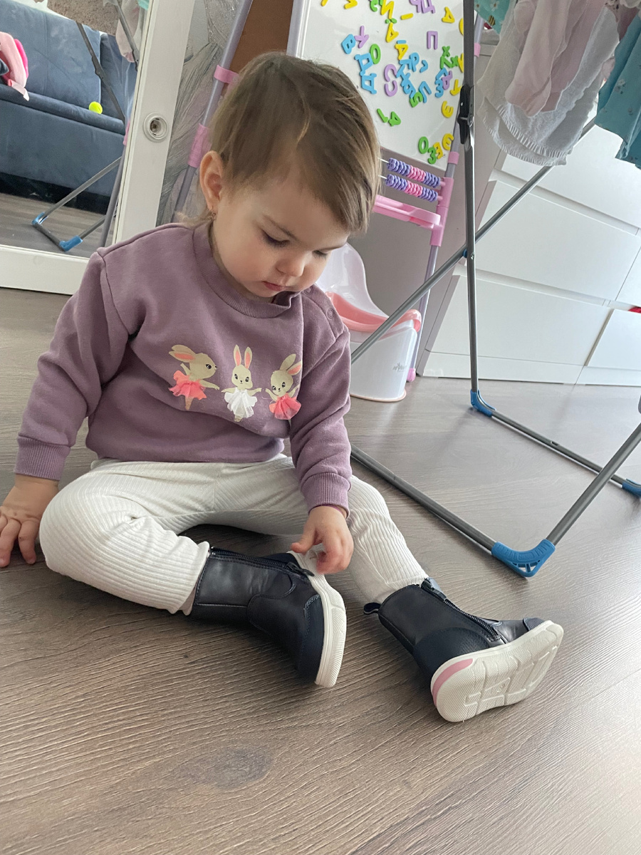 Маша в новых сапожках из запасов 🤣